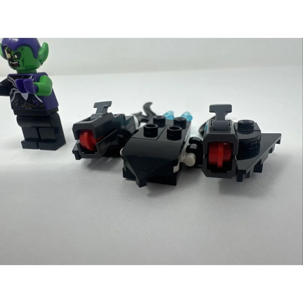 Lego Green Goblin Venomized Minifig sh0948 with Glider and pumpkin from 76279